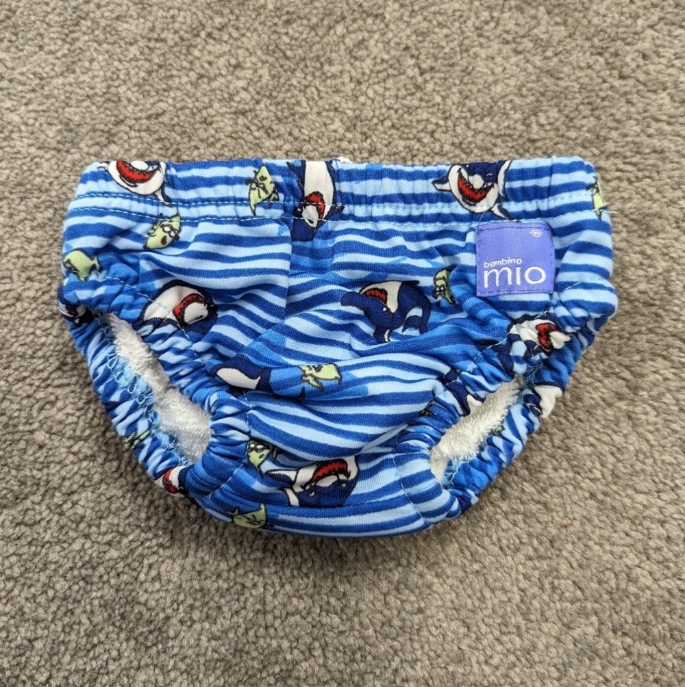 Bambino Mio Reusable Swim Diaper, Blue Shark Pattern, Size 5-7kg/11-16lbs